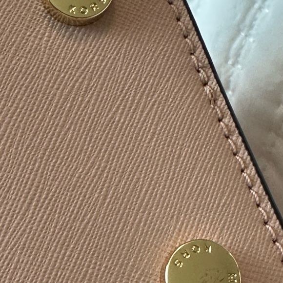 Michael kors cross body like brand new - Picture 16 of 16